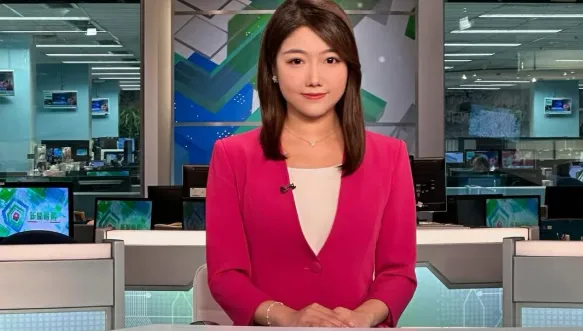 港前主播譚詩雅爆演藝圈黑幕！怒揭高層「逼脫褲」惡行