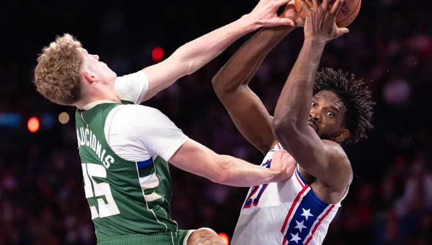 NBA/詹皇坐骨神經痛缺陣！3巨頭聯手轟81分　76人三連勝
