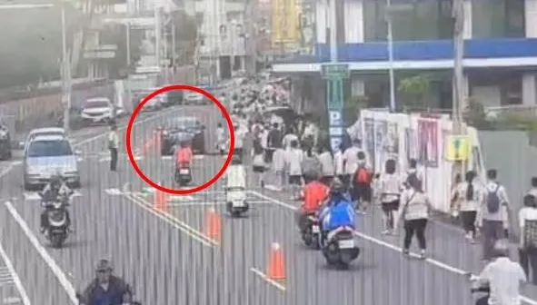 影/員林獅子盃3300人路跑傳意外！　10歲男童遭車輛擦撞送醫