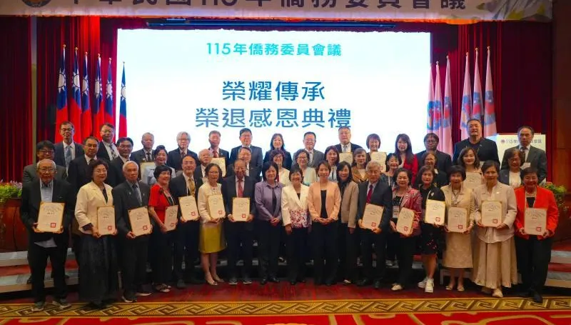 徐佳青慶生爭議！歷史哥點名「綠營生態鏈」　僑委內幕曝光