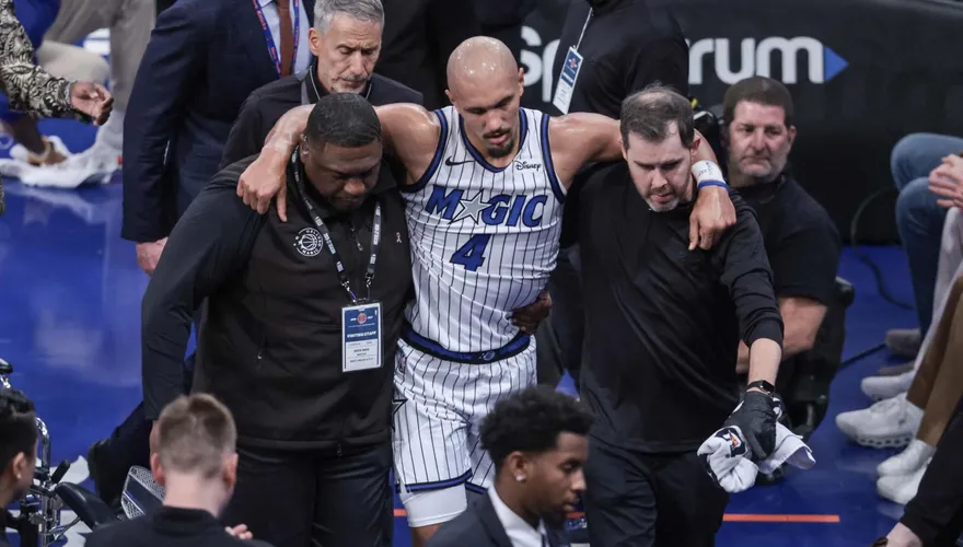 NBA/傷病魔咒炸裂！魔術後衛無碰撞倒地痛苦退場　開季噩耗再添一樁