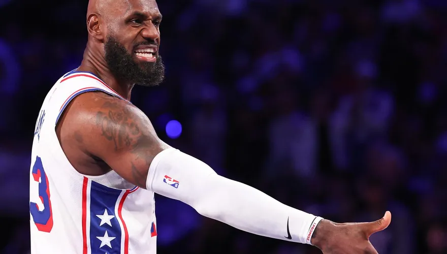 NBA/詹皇代班中鋒也救不了！七六人禁區崩盤輸活塞　慘吞開季首敗