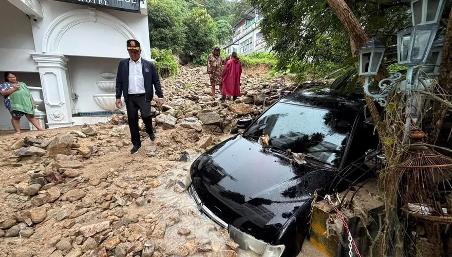 泰國普吉島暴雨引發洪水與土石流　約百戶受影響、暫無傷亡