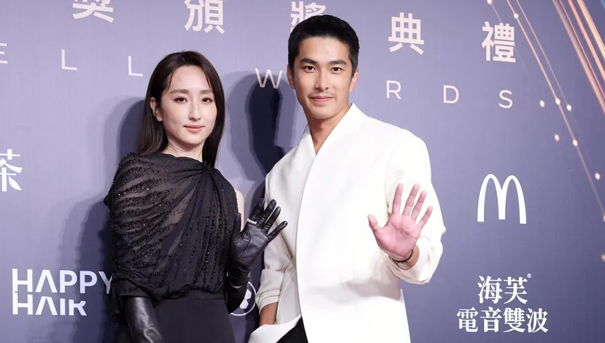 金鐘61/柯佳嬿紅毯「化身DJ」開放點歌！曾敬驊「靠吃蛋塔紓壓」爭影帝