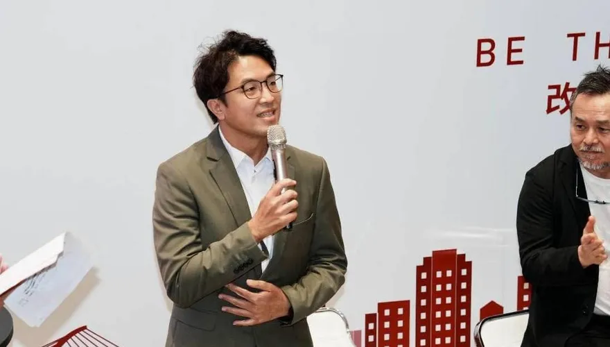 沈伯洋全英文專訪遭抓包「少2個for」　醫怒轟：胡鬧亂扯