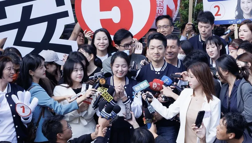 「市長獎女孩」代抽號次被網暴　蔣萬安不捨力挺：妳很勇敢沒做錯