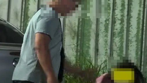 啪！台中父當街重擊8歲女童頭部　警方、社會局建案調查