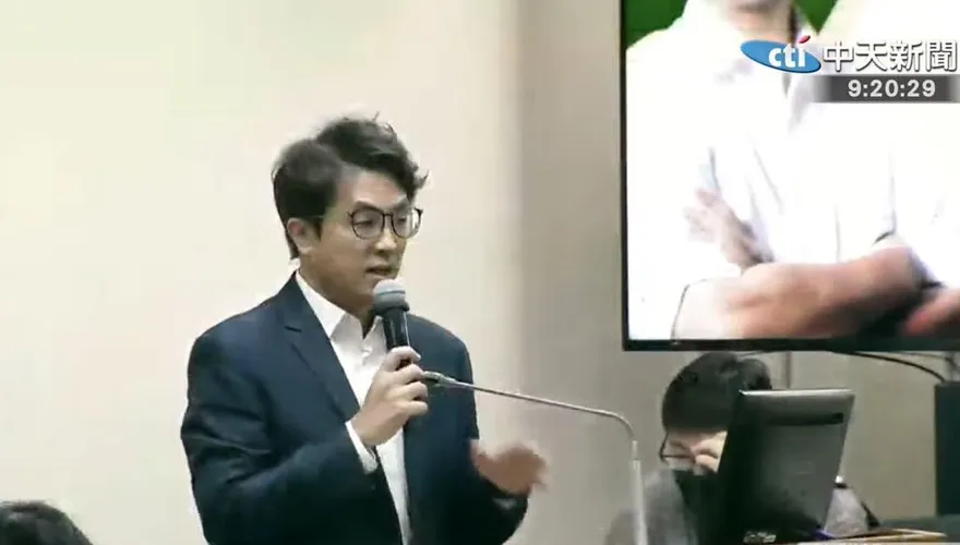 陸軍爆女中尉墜樓不幸事件　網友發文盼沈伯洋為軍人發聲