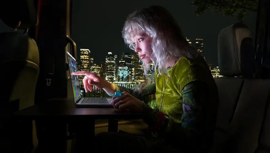 全新MacBook Pro來了！首款「觸控螢幕」9.79萬起　11/6開賣