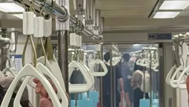 北捷安和站車廂濃煙狂竄　乘客背包行動電源自燃...旅客奔逃