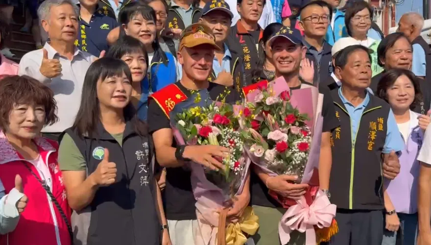 影/現場人山人海！挪威鐵人名將伊登携師兄還願埔鹽順澤宮
