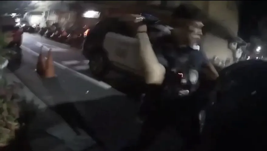 影/新莊毒鴛鴦拒檢衝撞警車逃逸　自撞波及9車落網