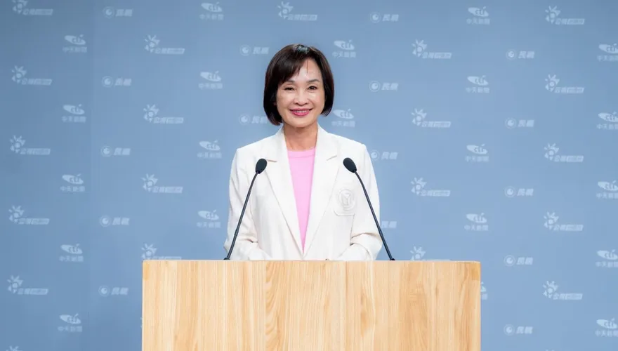 高雄市長辯論網狂酸賴瑞隆「新潮流寶寶只會讀稿」！柯志恩發文喊「請我的對手不要再背稿子」