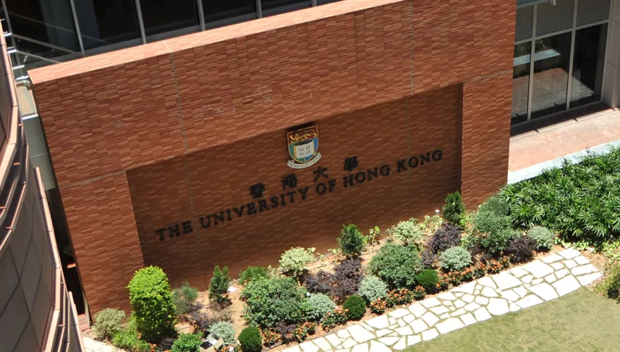 香港大學學生踢爆「迎新活動變毒趴」　遭逼穿淺色衣服上演「濕身秀」