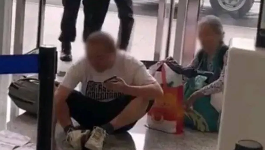 影/航空公司突改口拒載癌末家人　男子崩潰哀求：你們本來說可以的
