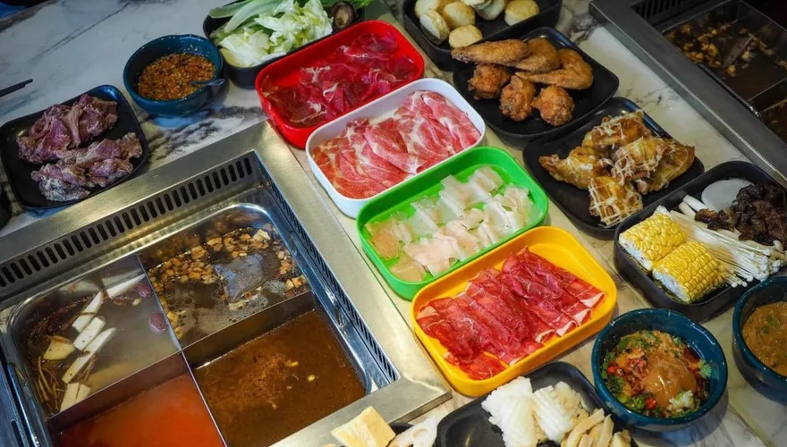 這麼會吃？一家五口花1100到火鍋店「狂點600盤肉」　店家一看監視器好失望