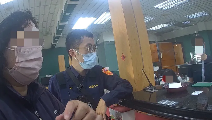 影/台中女網戀「聯合國」男！對方誆4500美金寄國際包裹　她欲匯幸暖警阻詐