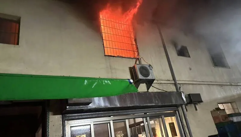 台南西港透天厝火警！高中生機警帶舅舅衝3樓關門窗堵火煙　幸運獲救