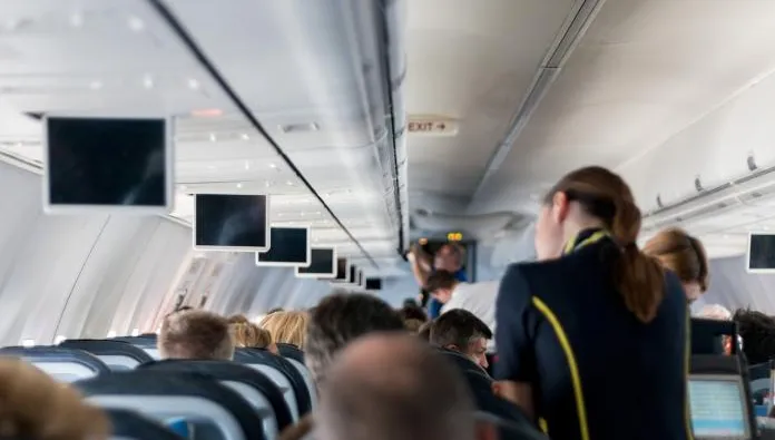 影/25歲正妹空姐狂被邀「雲霄激戰」　她嘆拒絕恐遭「異樣眼光」看待