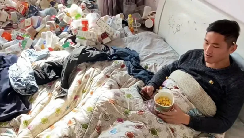 河南男35歲存款435萬…自豪「靠利息躺平」　住垃圾堆豪宅拒結婚