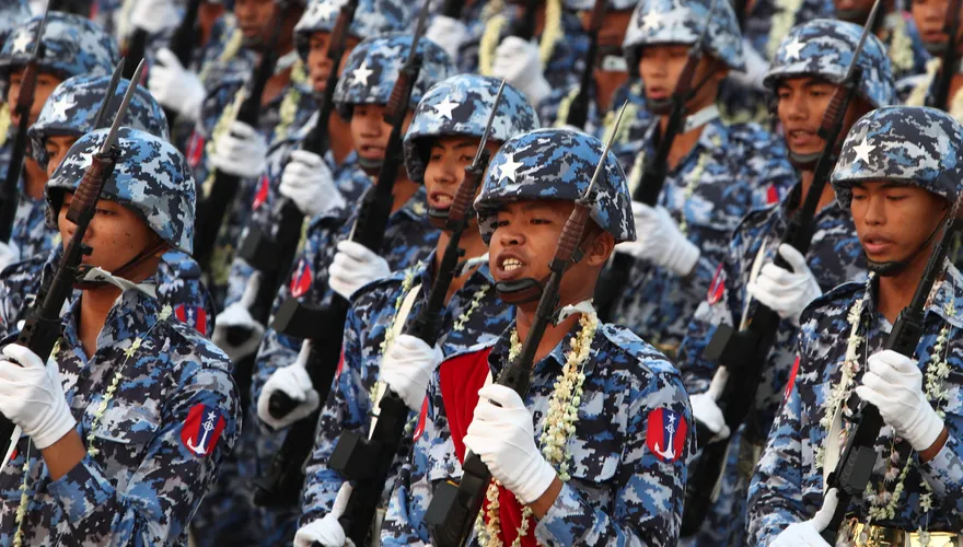 為鎮壓反抗勢力！緬甸軍政府頒強制徵兵令「滿18歲男女須服役2年」