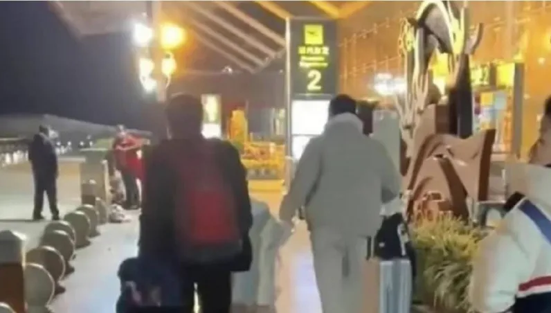 不想當盤子！跟團旅遊沒買20萬手鐲遭導遊趕下車　申訴遭回：他沒時間道歉