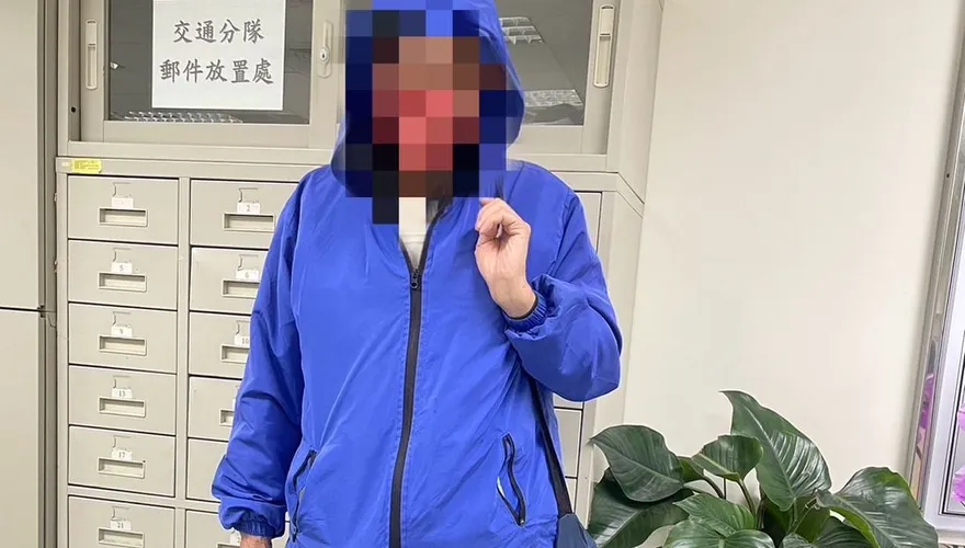 快訊/北捷「潑臭酸水怪客」抓到了！黑絲襪女模、妹子2人受害　警衝中和逮人