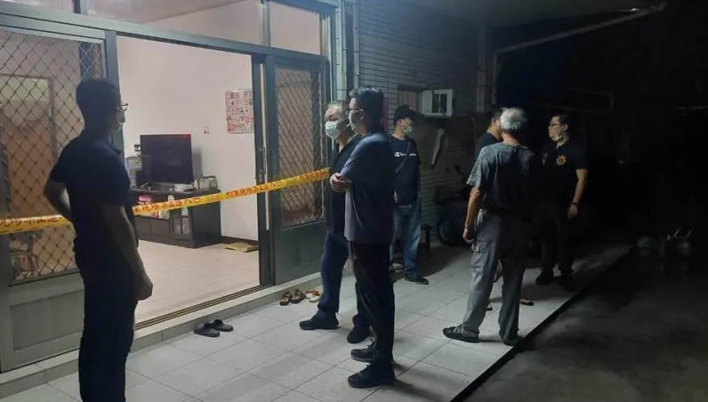 不勝唏噓！嘉義女長照壓力大...悶死失智父遭起訴　未料她遭鐵捲門壓頸亡