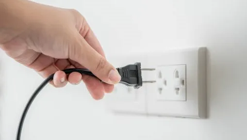 跳電拔插頭「只是迷思」！　「居家用電」安全事項一次看：要注意的是電線