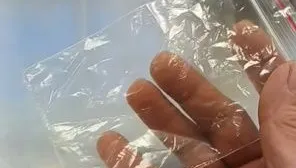 影/3杯手搖飲2杯喝到碎玻璃！店家認了「賠3倍價」　他不領情嗆太草率