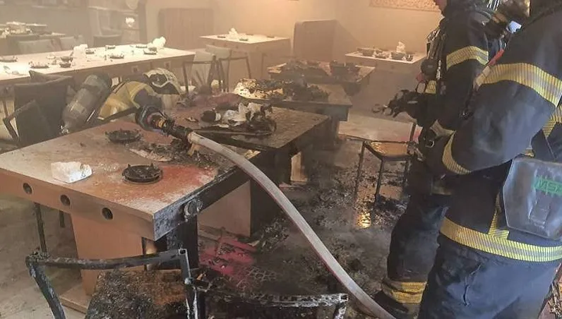 鐵鎚砸火鍋店、灑漆引爆火災釀2傷　台南37歲嫌犯遭裁定羈押