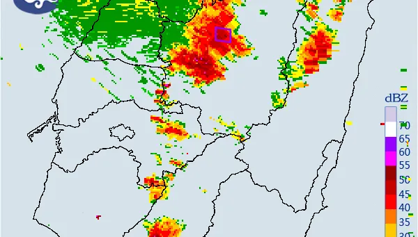 快訊/全台幾乎一半雨區！13縣市豪雨特報　3行政區提防淹水