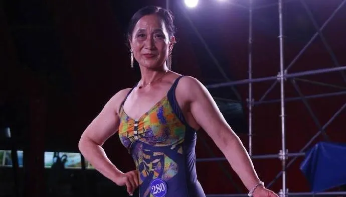 老當益「壯」！66歲奶奶「每周5練」堅持四年　參加健美大賽勇奪冠
