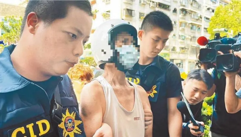 高雄人渣狠心「13刀宰夫妻」！全案首開庭　倖存子竟自責「我是不是壞小孩」