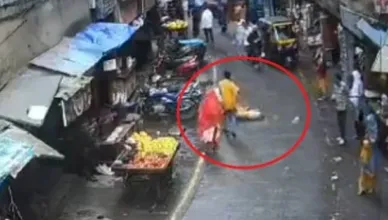 驚悚畫面曝！疑遭人從5層樓扔下　黃金獵犬墜地「砸死4歲女童」