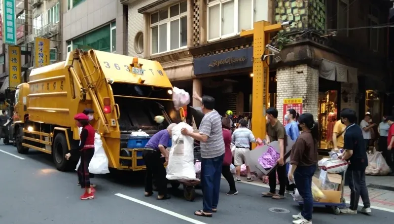 配合中元祭放水燈遊行！基隆8/17「沒垃圾車」將進行交管