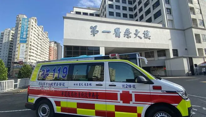快訊/台南晚間悚命案！北汕尾海灘驚見「全身腫脹」浮屍　男子身分待查