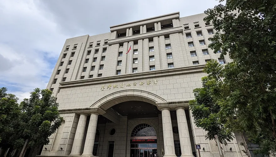 白目男有夠囂張！嗆檢察官「出來下跪道歉」　還2度撂狠話炸掉桃檢…下場出爐