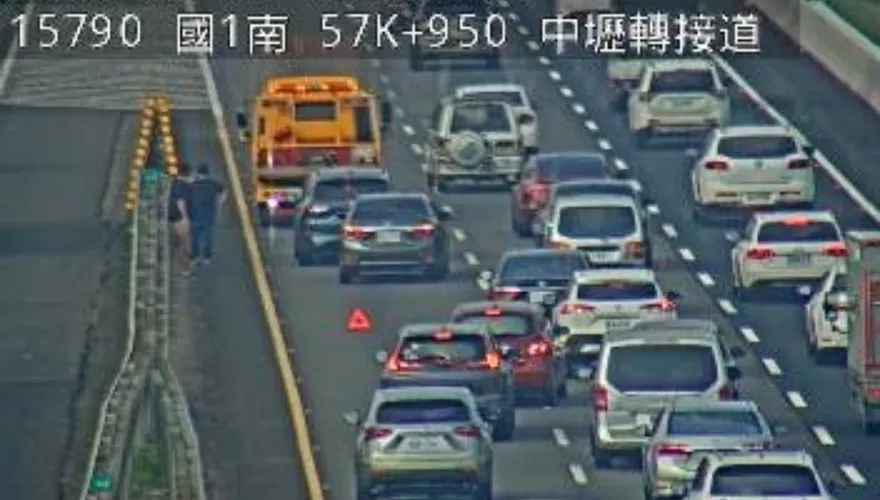 快訊/國1高架南向58.3公里「內線追撞」！車速剩20紫爆　上班請注意