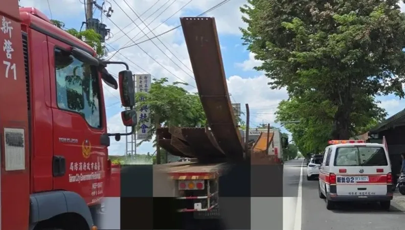 快訊/台南75歲男騎士碰撞拖板車！捲入輪下爆血亡　頭、軀幹破碎變形