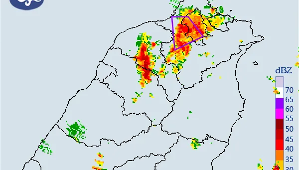 快訊/下班帶傘！雷雨殺到雙北「列12區域警戒」　雨勢持續到傍晚