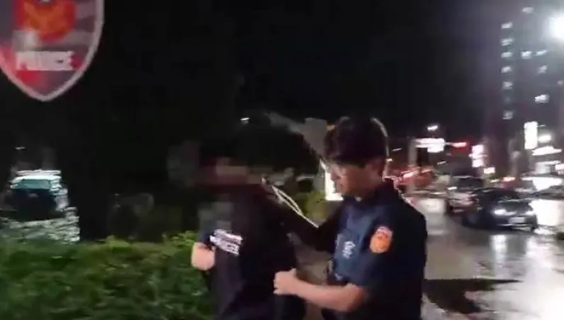 淡水街頭改裝猴鬥毆！講好一對一談判卻不講武德　8打1還噴辣椒水