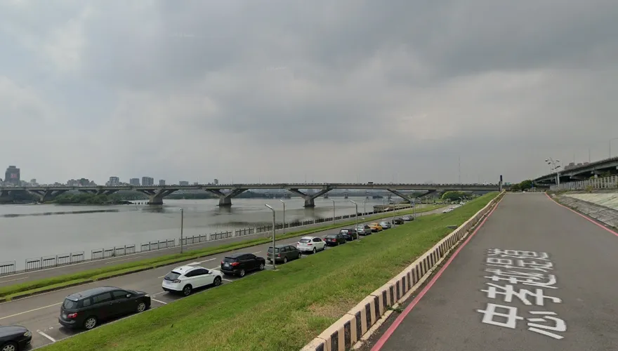 快移車！新北堤外道路「只出不進」　晚上８點準時強制拖吊