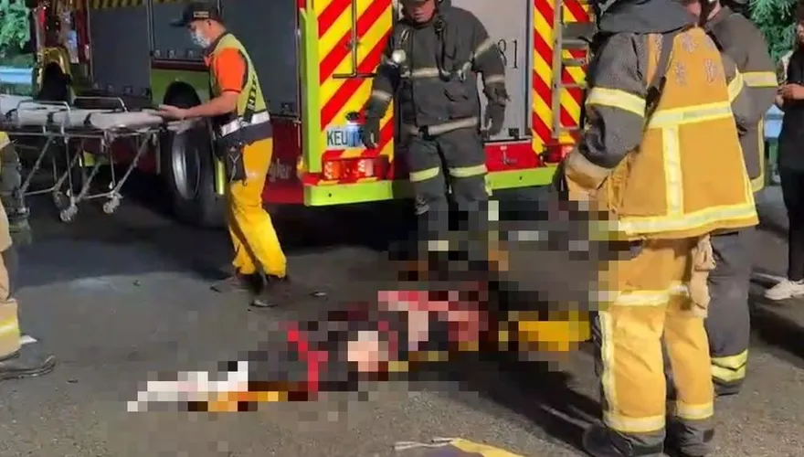 快訊/近距離變形遺體畫面曝！　國3爆頭、噴腦漿死亡車禍「撞破玻璃摔路肩」