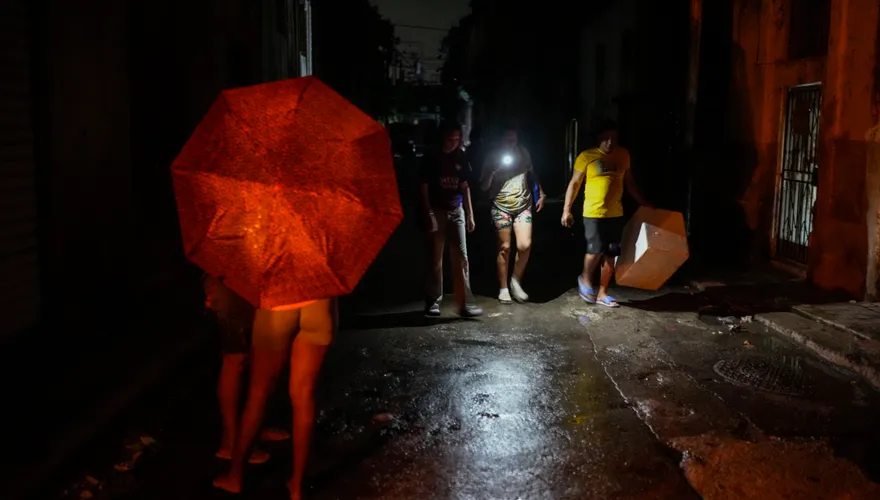 電網4度崩潰！古巴連3天停電　禍不單行還遇颶風來襲「全國停課至23日」