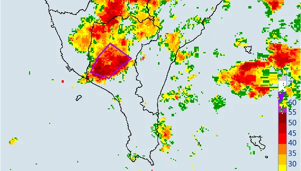 夜雨奔襲4縣市！雨彈開炸2小時　屏東縣2地發布淹水警戒
