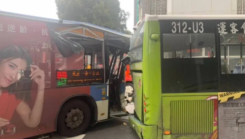 影/北市「公車撞公車」輾斃1婦　23歲女駕駛對「肇事過程」：失憶了