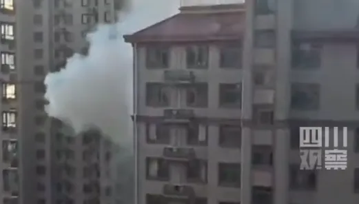 影/山東社區傳「煙火爆炸」致1死　濃煙狂竄玻璃碎滿地