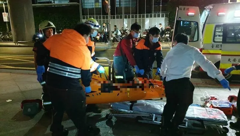 代班竟成永訣！7旬嬤慘墜大樓豎井「一路摔到地下室」身亡