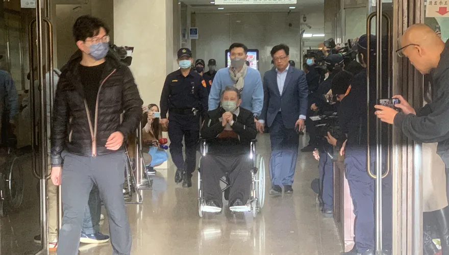 快訊/沈慶京1億交保！配戴電子腳鐐離開北院